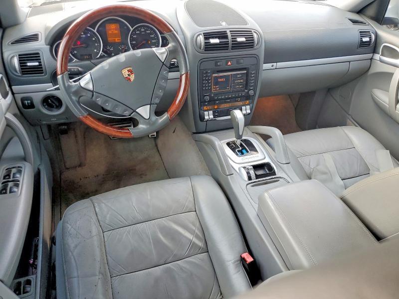 2004 Porsche Cayenne s