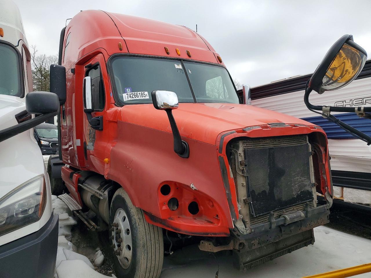 2009 Freightliner Cascadia Semi Truck