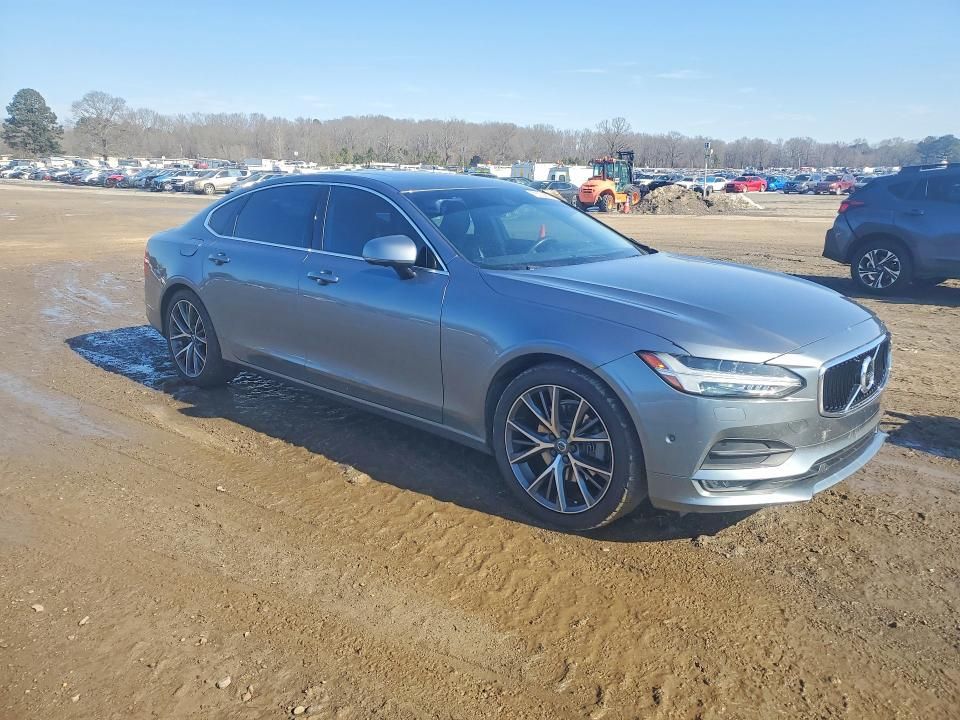 2018 Volvo S90 T5 Momentum