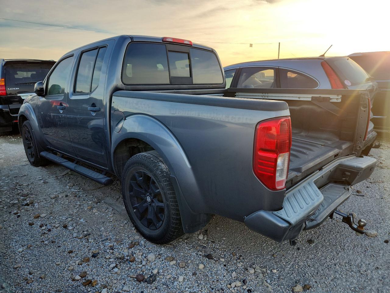 2021 Niss Frontier SV