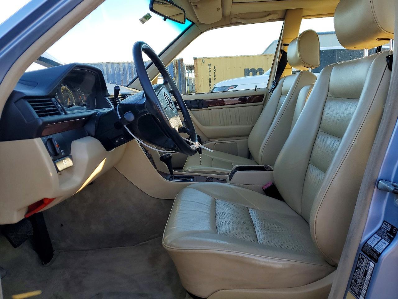 1992 Mercedes-Benz 400 e