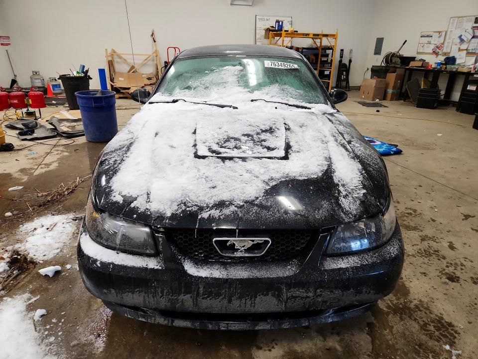 2004 Ford Mustang