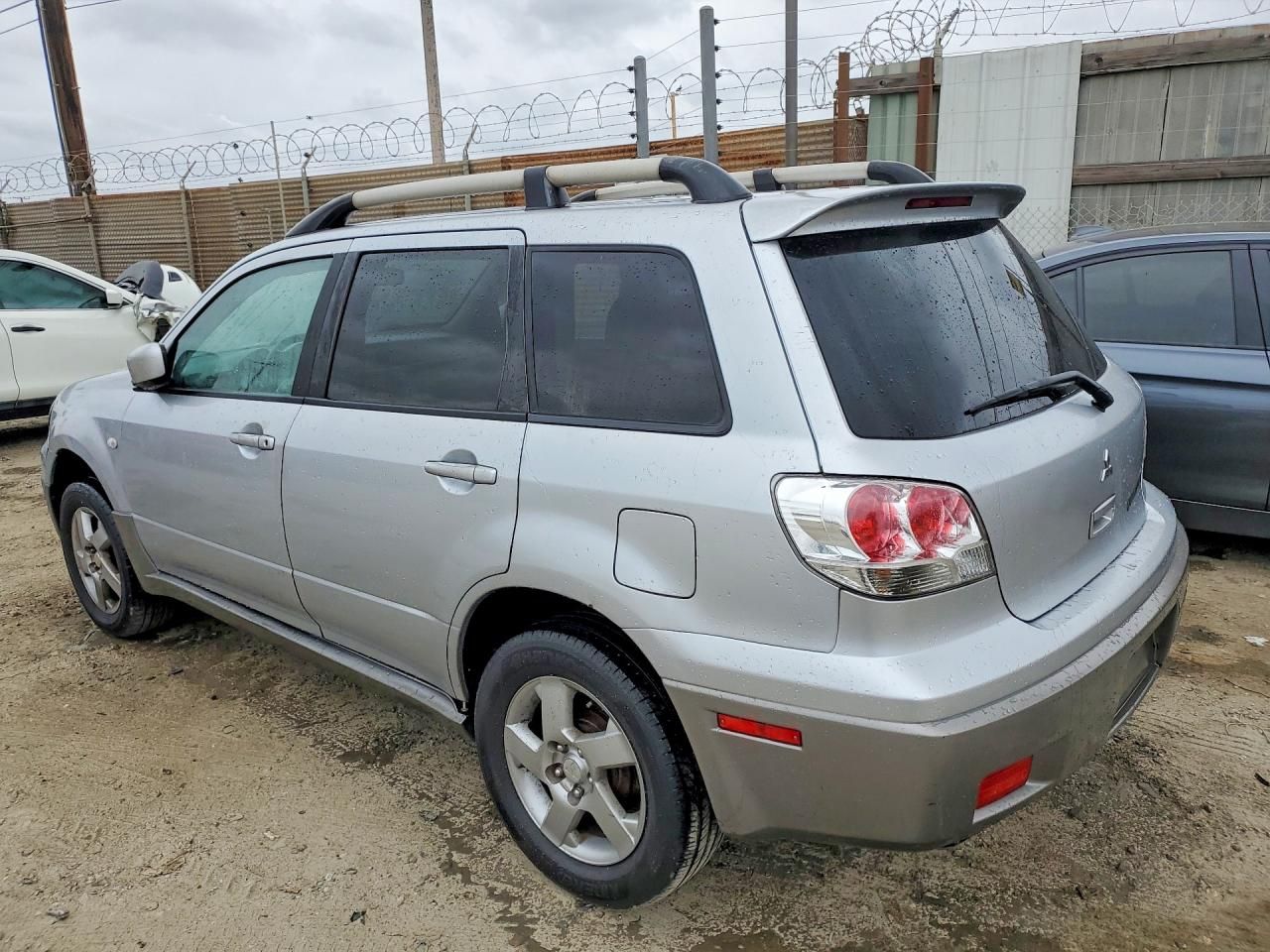 2004 Mitsubishi Outlander xls