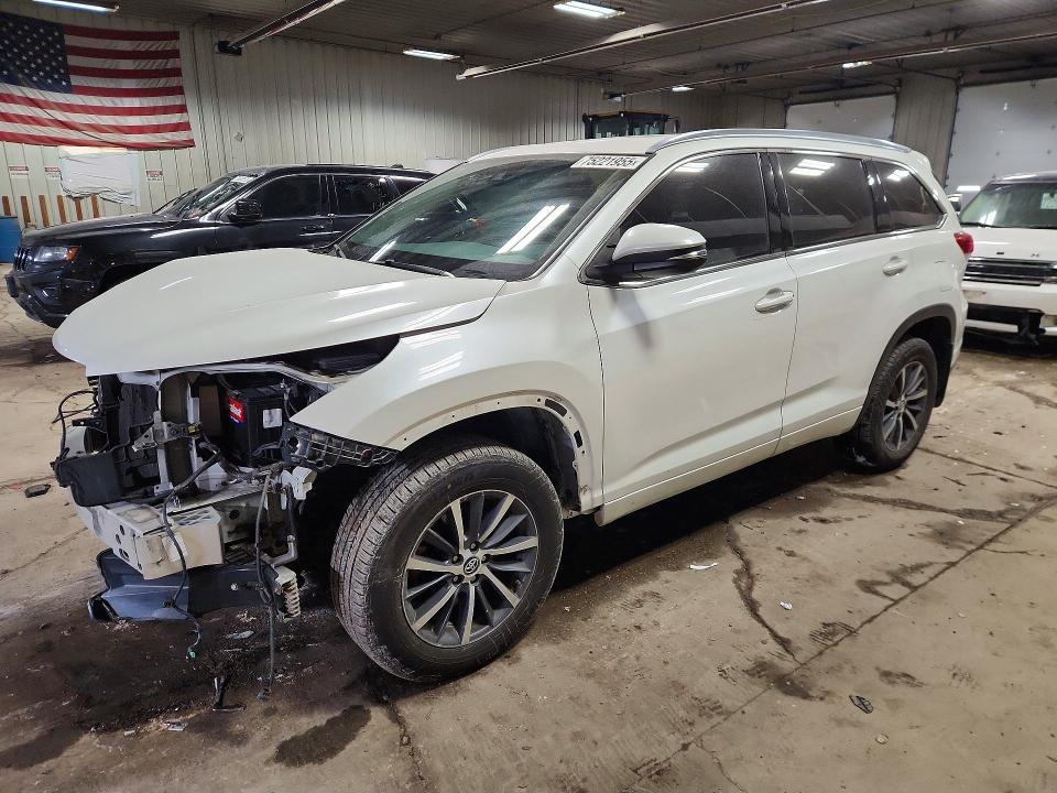 2017 Toyota Highlander se