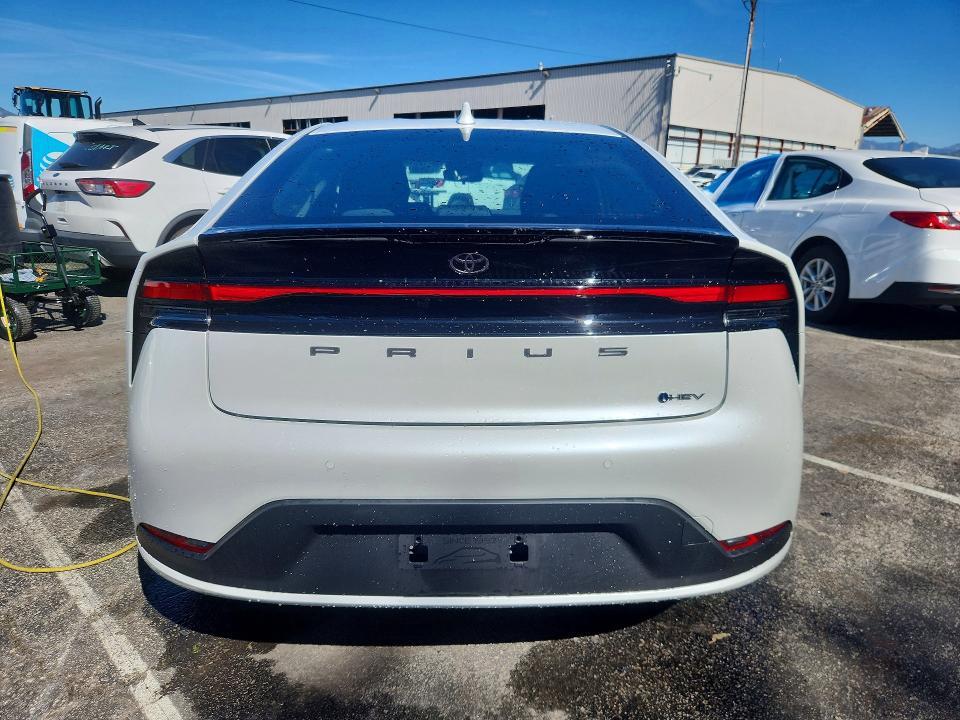 2025 Toyota Prius le