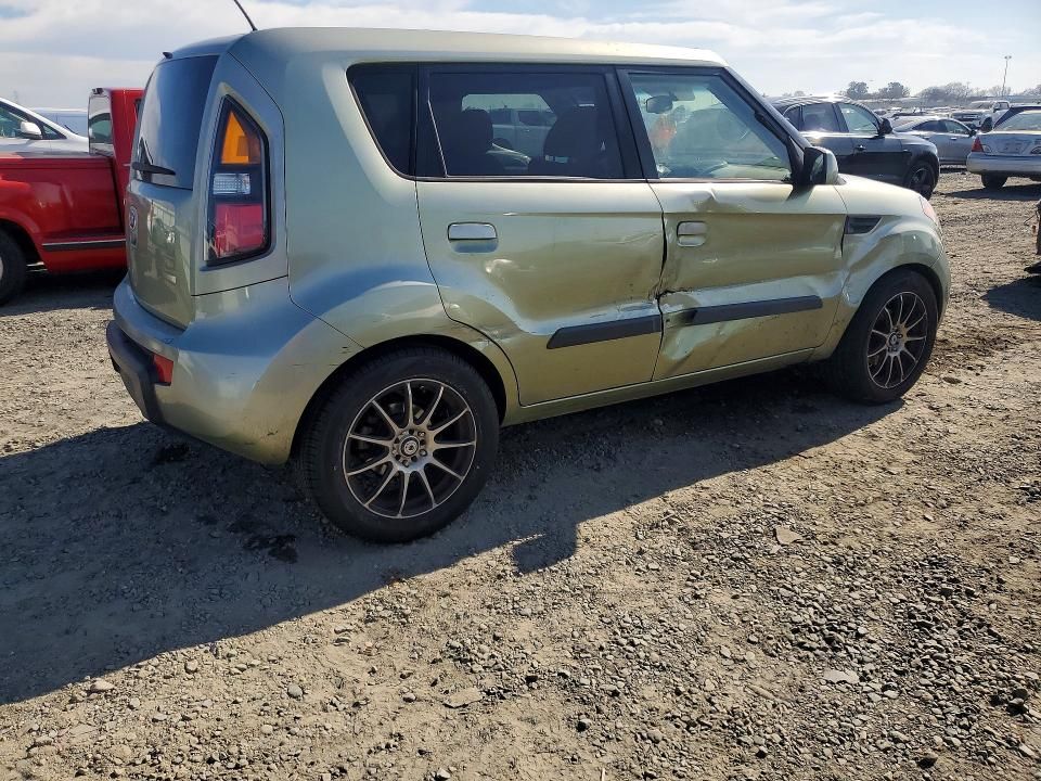 2010 KIA Soul +