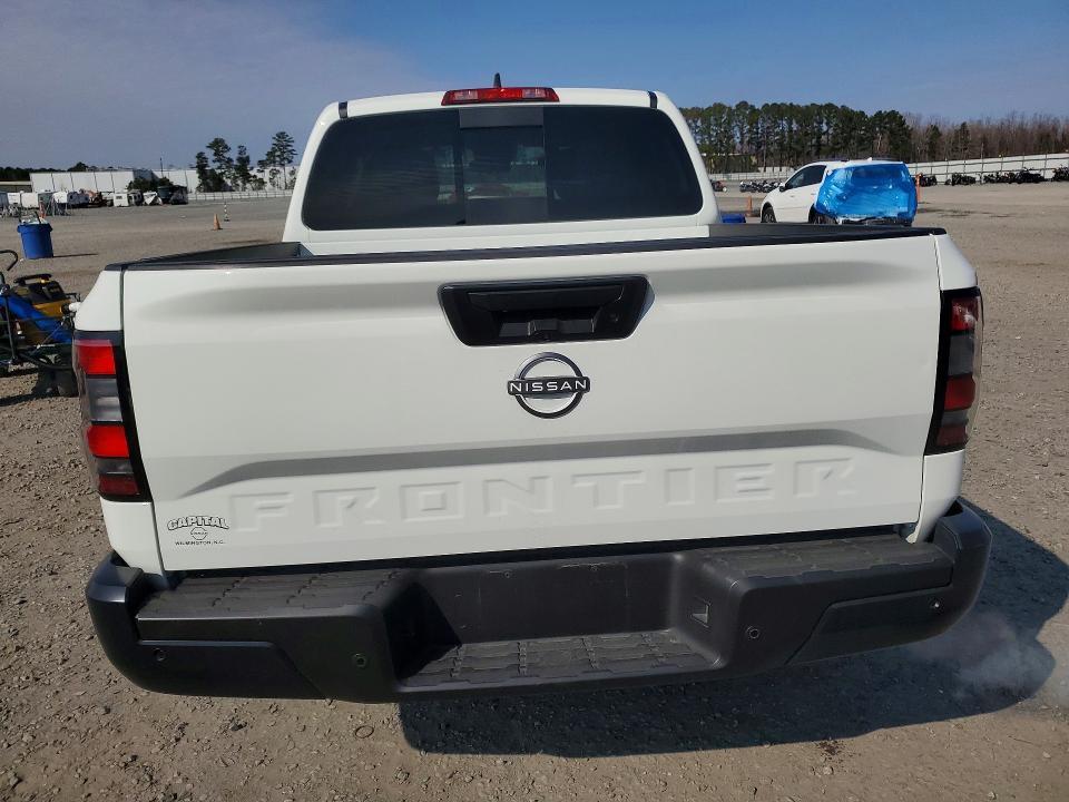 2025 Nissan Frontier s