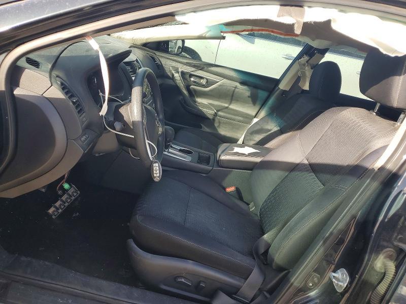 2016 Niss Altima 2.5 s