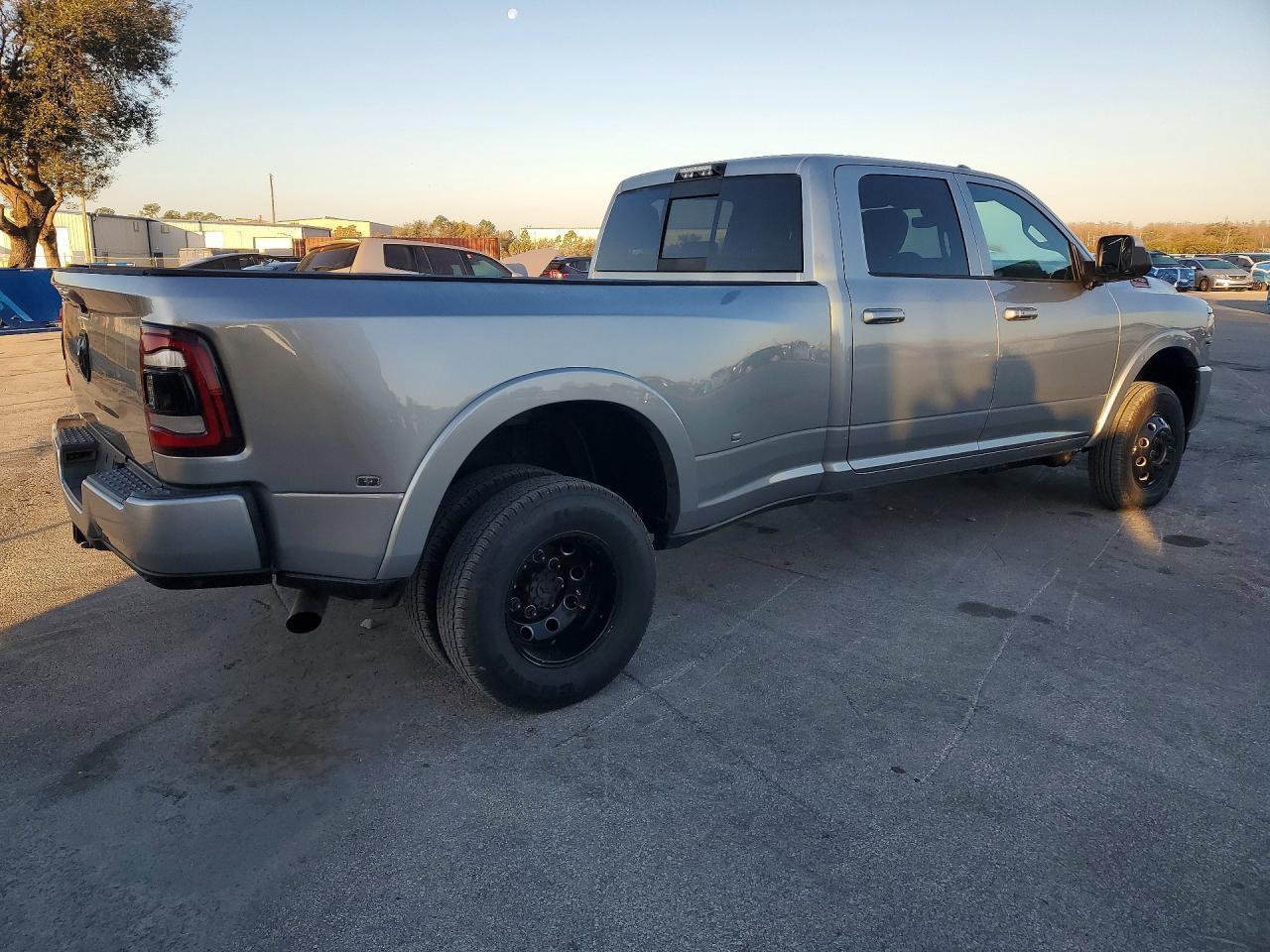 2022 Dodge 3500 Laramie
