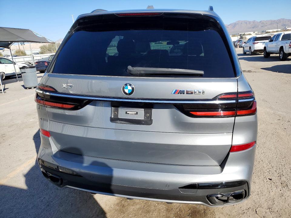 2023 BMW X7 M60i