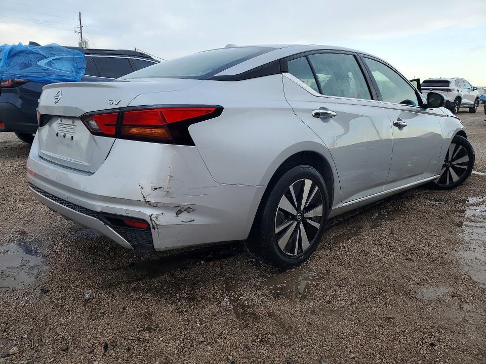 2022 Nissan Altima sv
