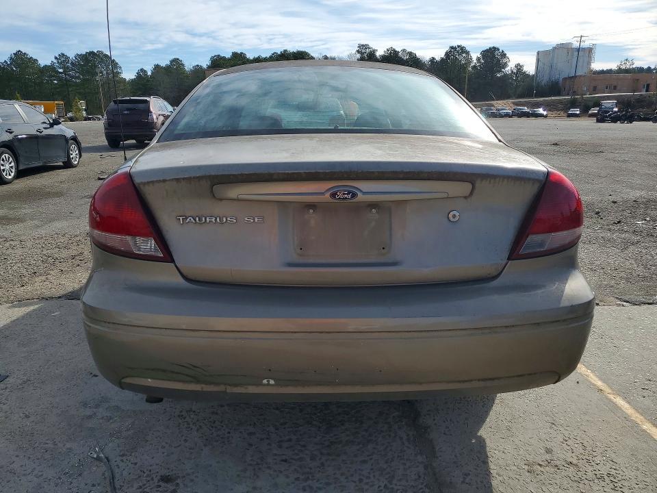 2005 Ford Taurus se