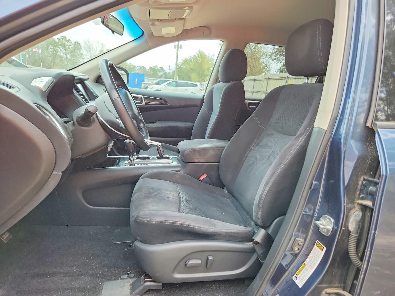 2014 Nissan Pathfinder s