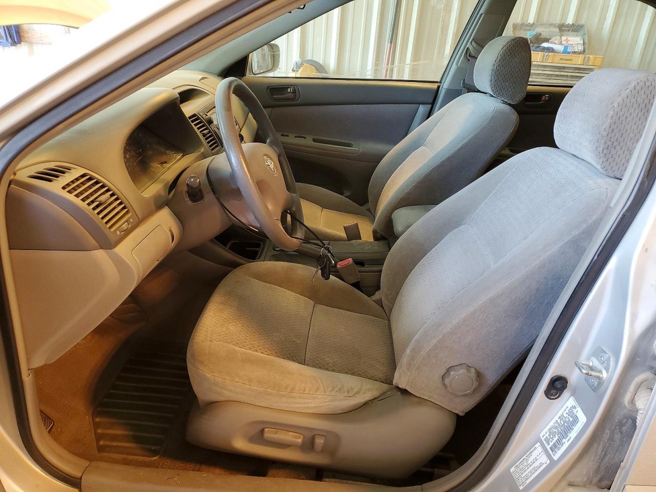 2002 Toyota Camry le