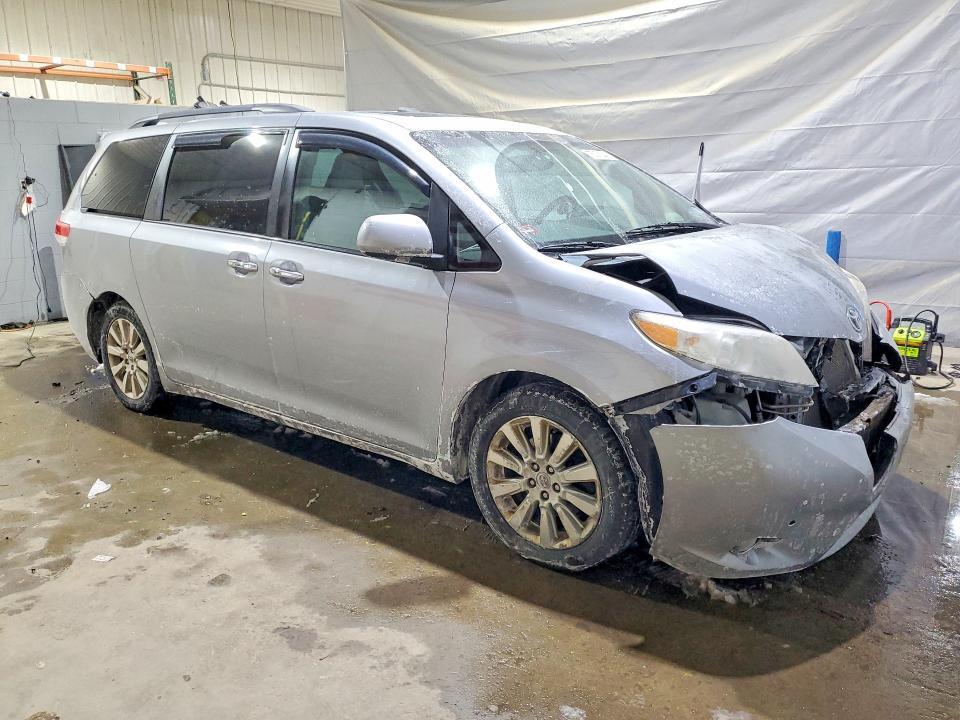2012 Toyota Sienna xle