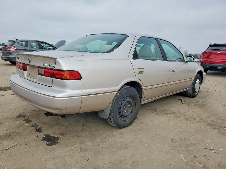 1999 Toyota Camry le