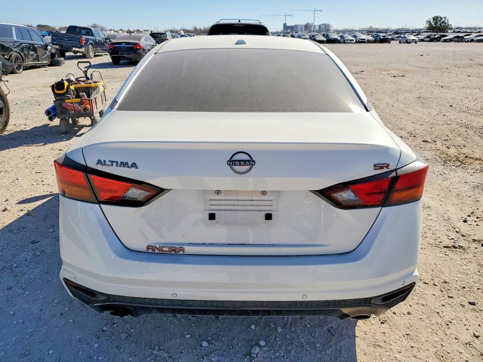 2025 Niss Altima 2.5 sr