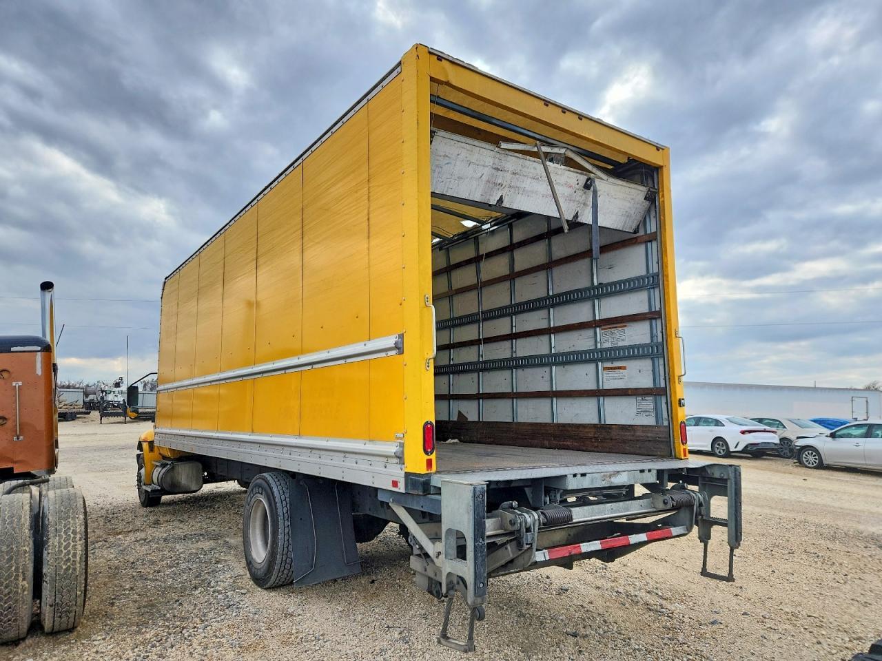 2020 International MV607 BOX Truck