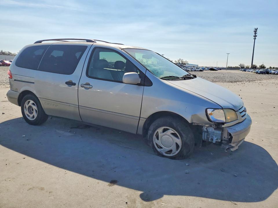 2003 Toyota Sienna xle