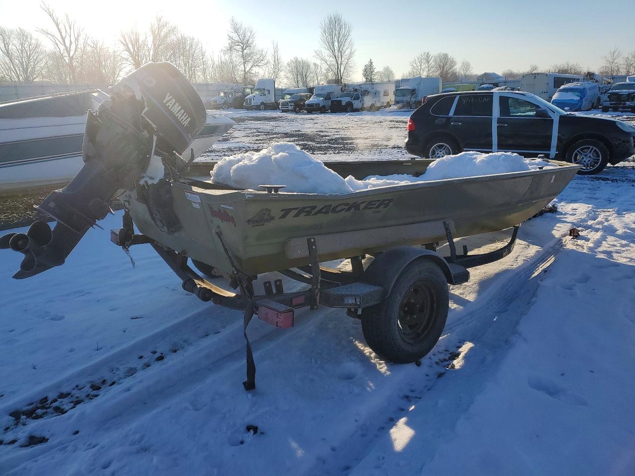 2011 Tracker Boat