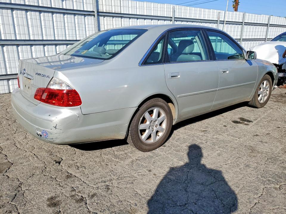 2003 Toyota Avalon xl