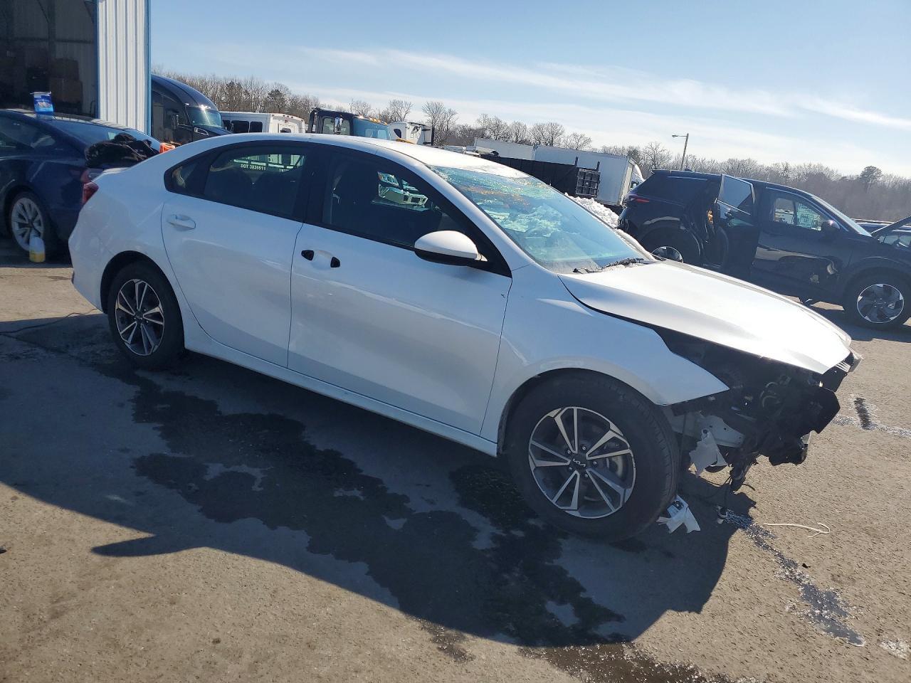 2024 KIA Forte lxs