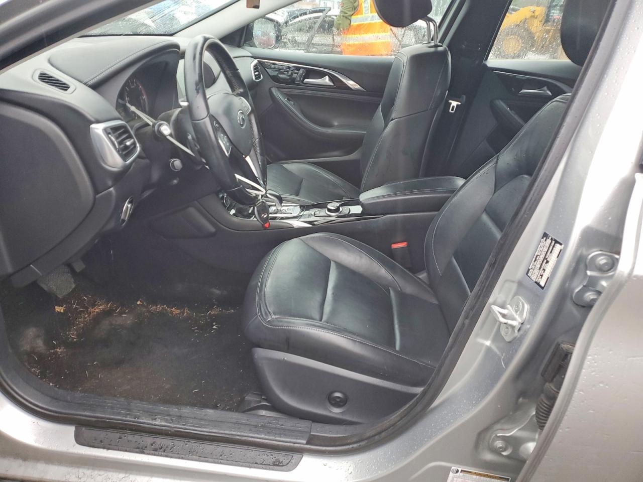 2018 Infinity Qx30