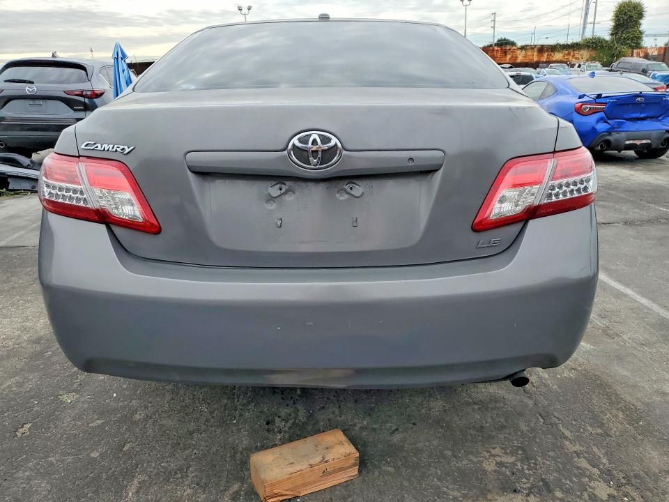 2011 Toyota Camry le