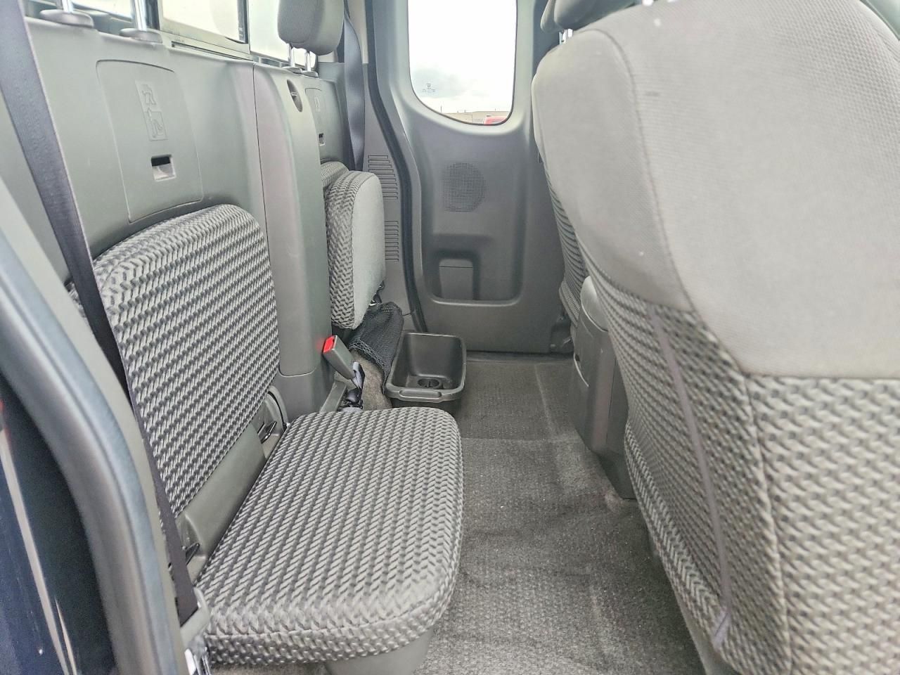 2017 Nissan Frontier sv