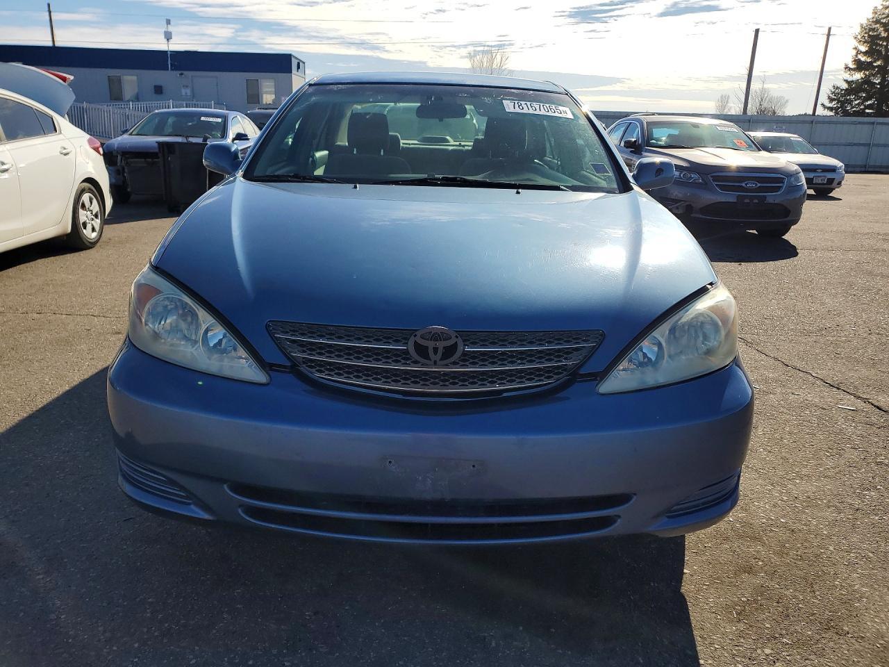 2004 Toyota Camry le