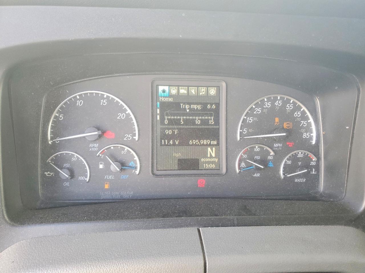 2019 Freightliner Cascadia 126 Semi Truck