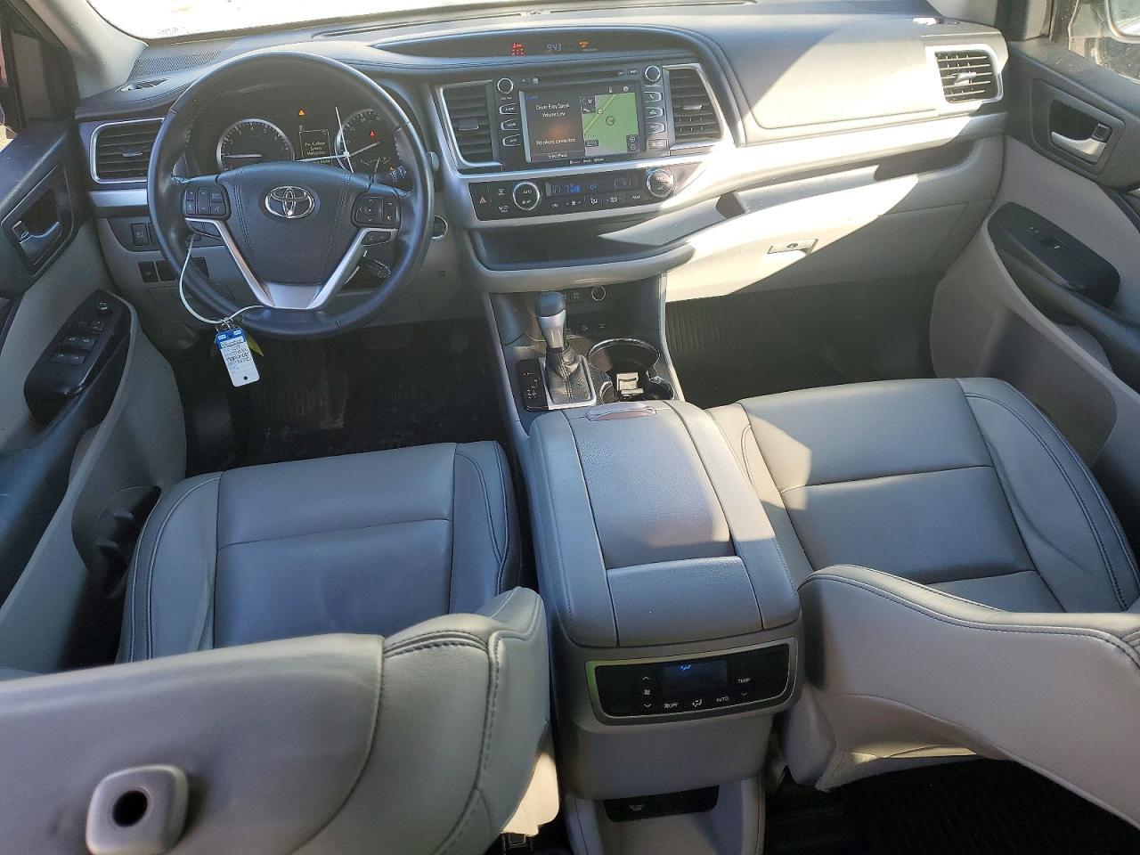 2018 Toyota Highlander se