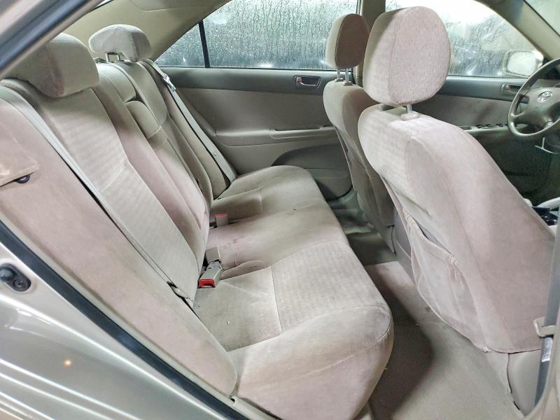 2004 Toyota Camry le