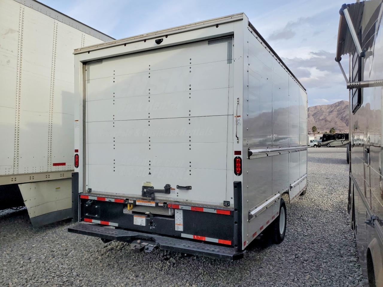 2023 GMC Savana CUT-BOX Truck