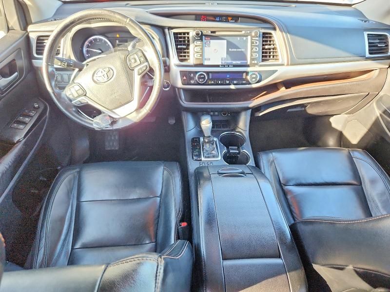 2017 Toyota Highlander se