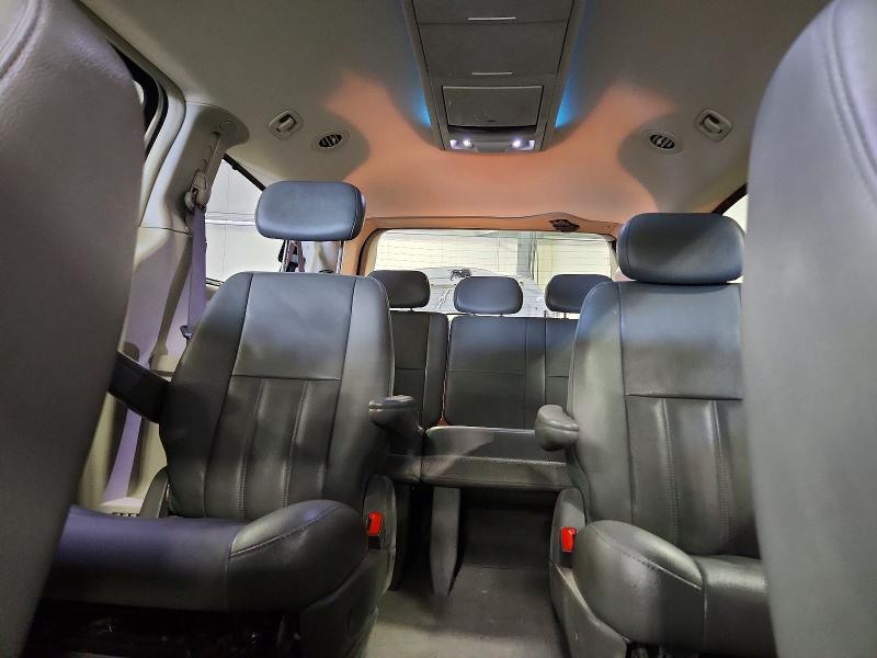 2009 Chrysler Town & Country Touring