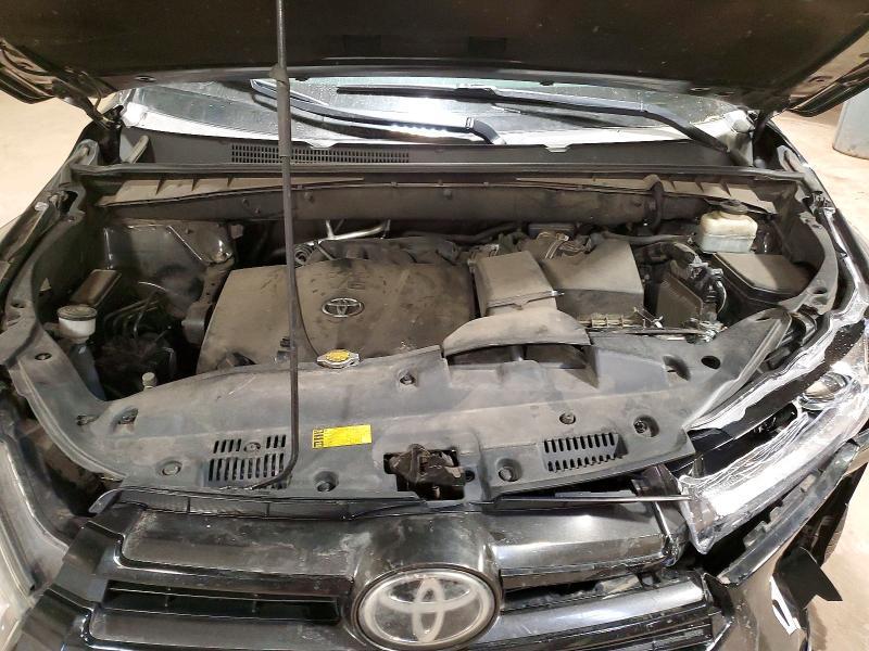 2017 Toyota Highlander se