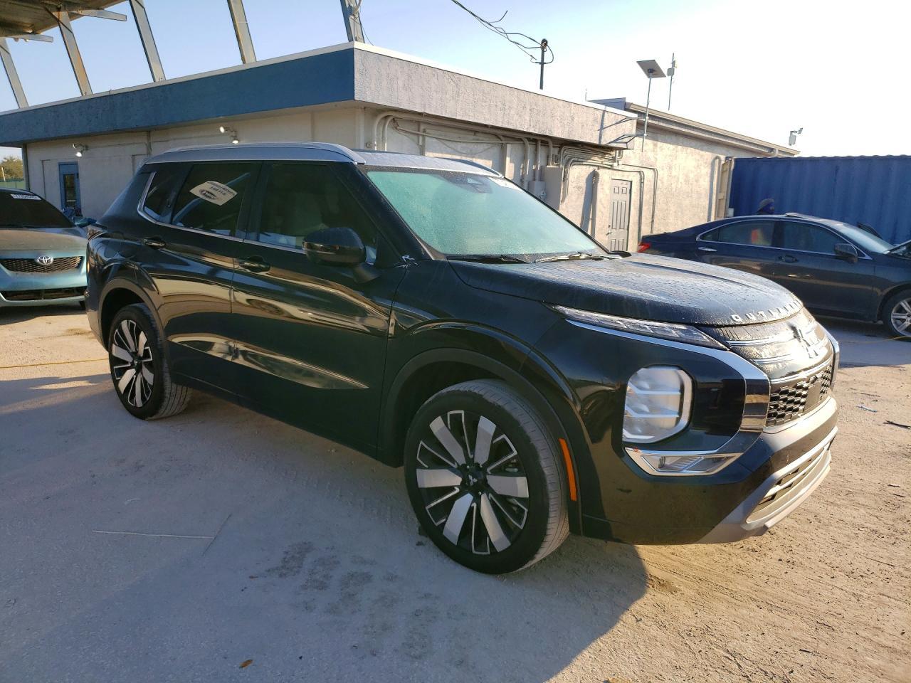 2025 Mitsubishi Outlander sel