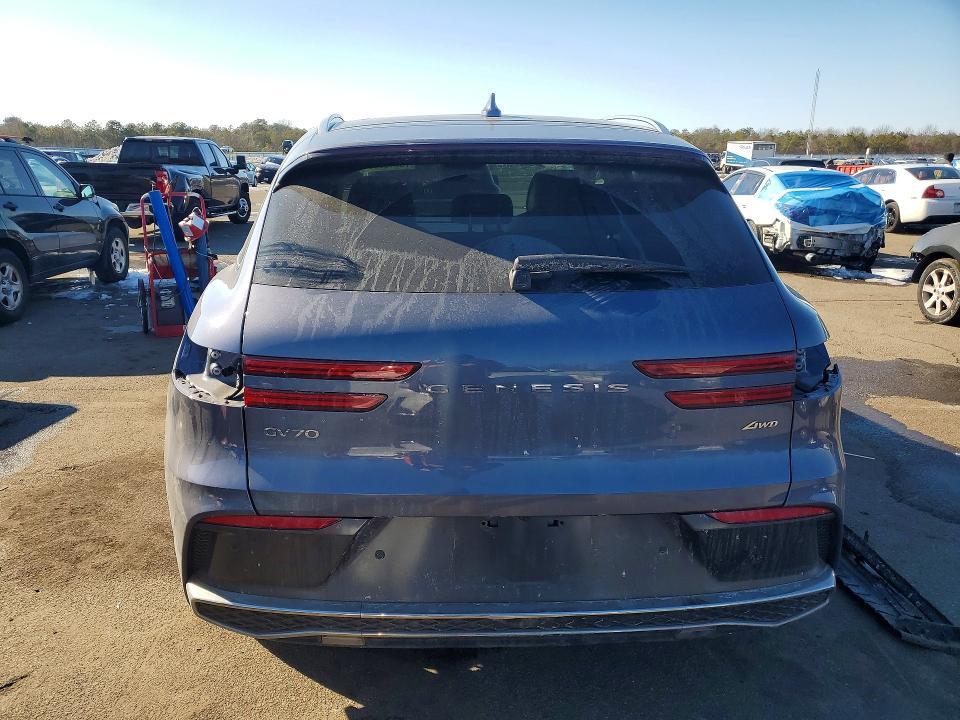 2026 Genesis Gv70 Base