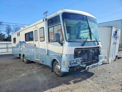 Salvage trucks for sale at Lebanon, TN auction: 1999 Ford Southwind RV