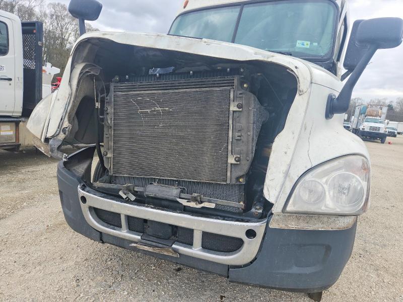 2014 Freigliner 2014 Freightliner Cascadia Semi Truck