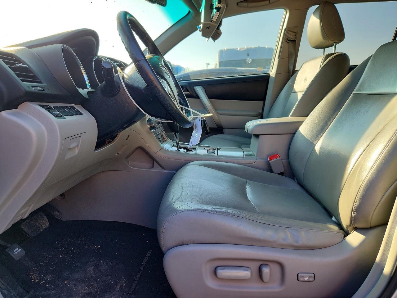 2011 Toyota Highlander se