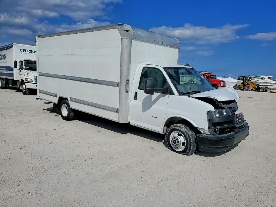 2021 GMC Savana CUT-BOX Truck