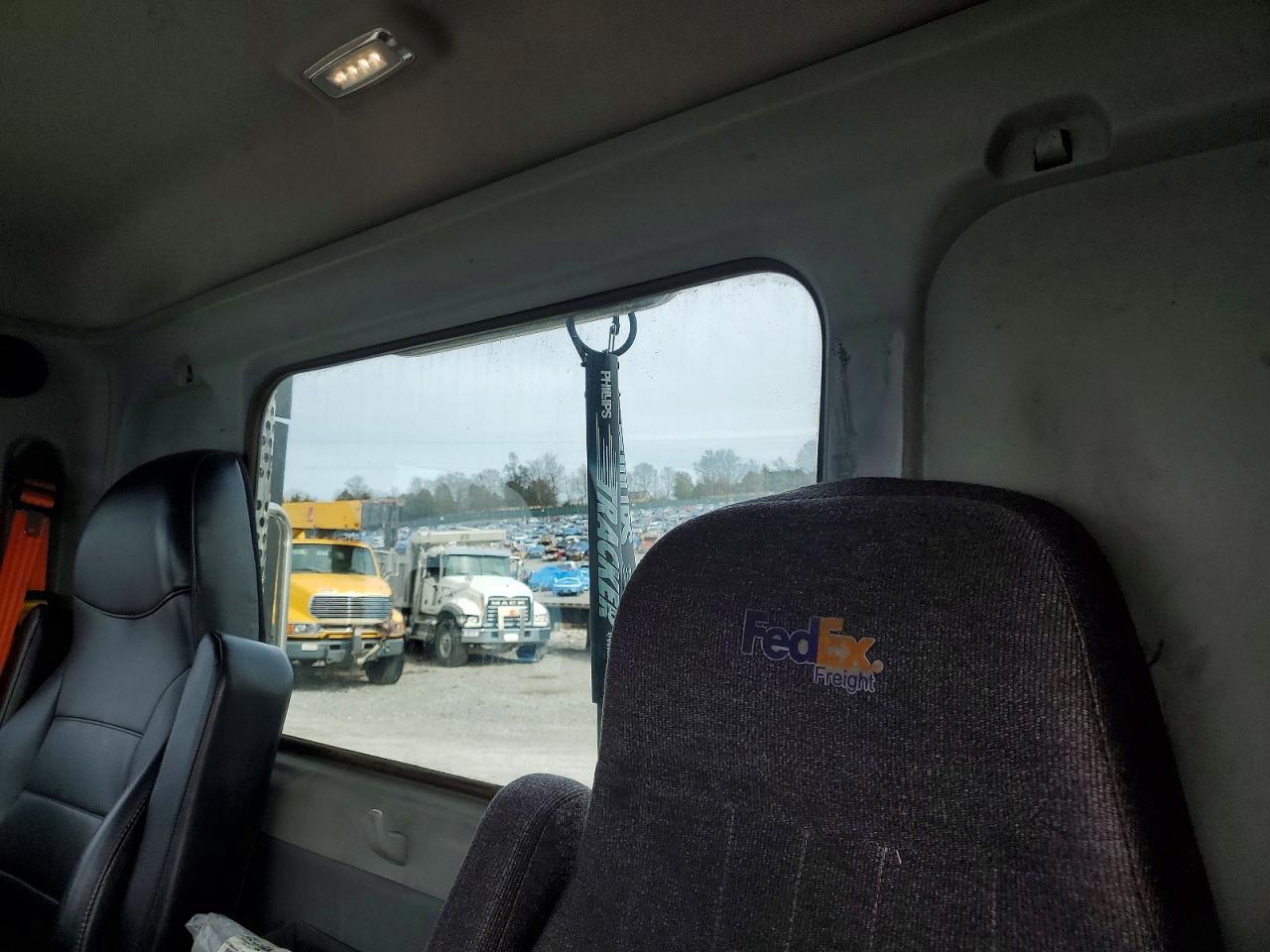 2019 Kenworth T680 Semi Truck