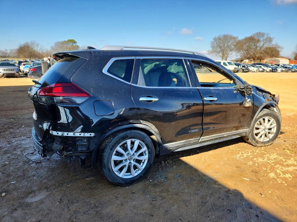 2018 Nissan Rogue sv