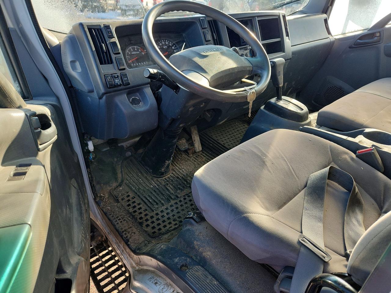 2019 Isuzu NPR HD BOX Truck