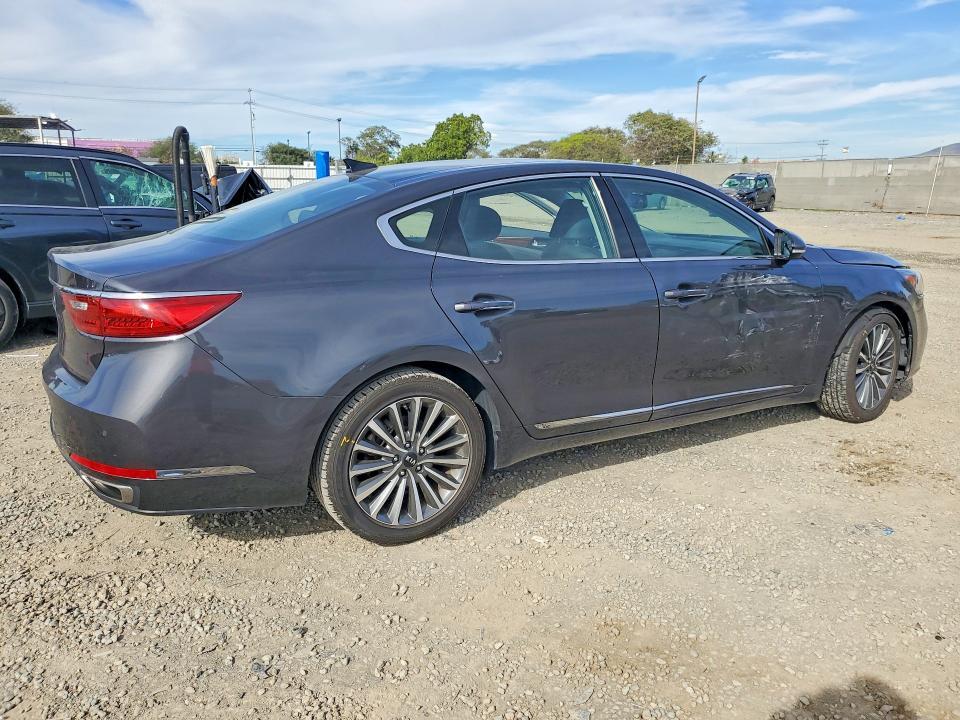 2017 KIA Cadenza Premium