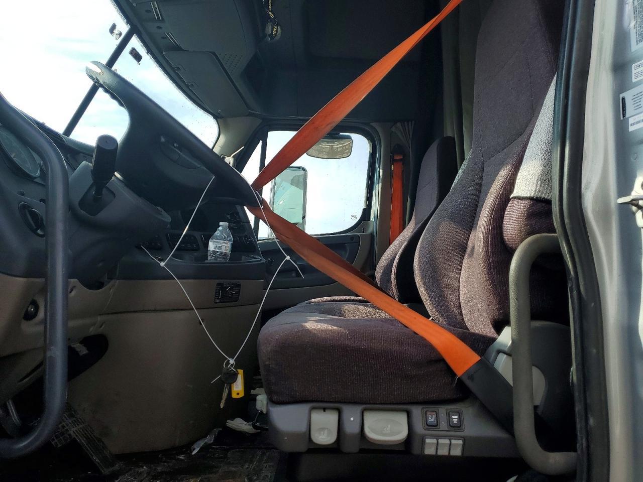2018 Freightliner Cascadia 125 Semi Truck