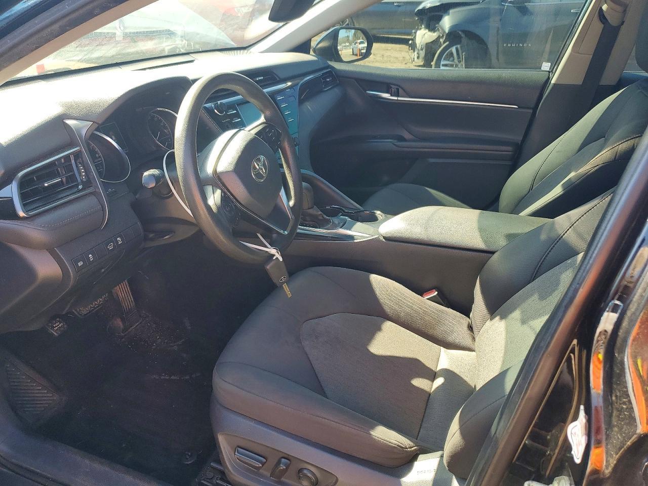 2020 Toyota Camry le