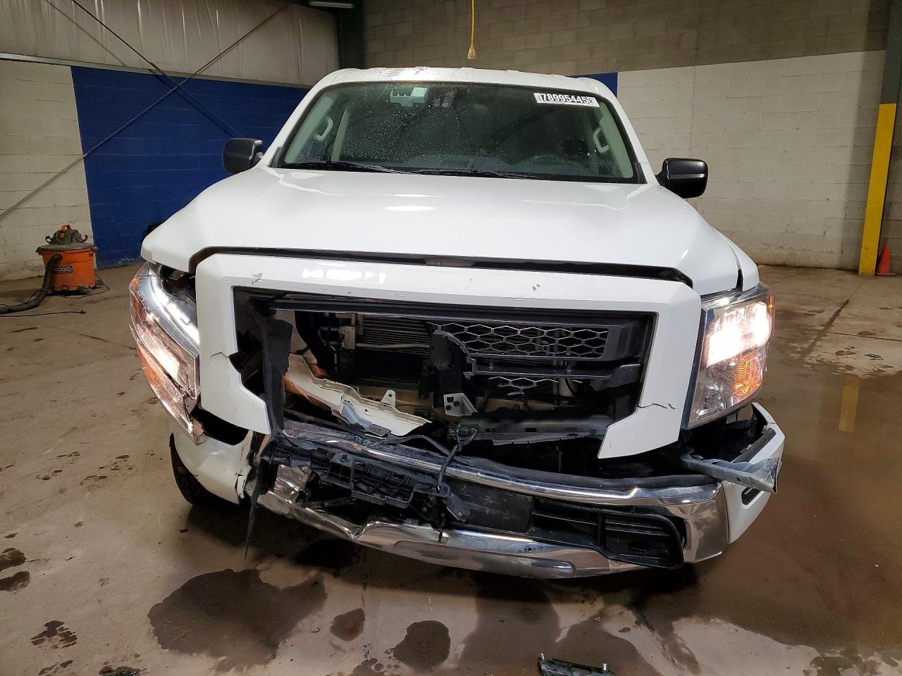 2023 Nissan Titan SV